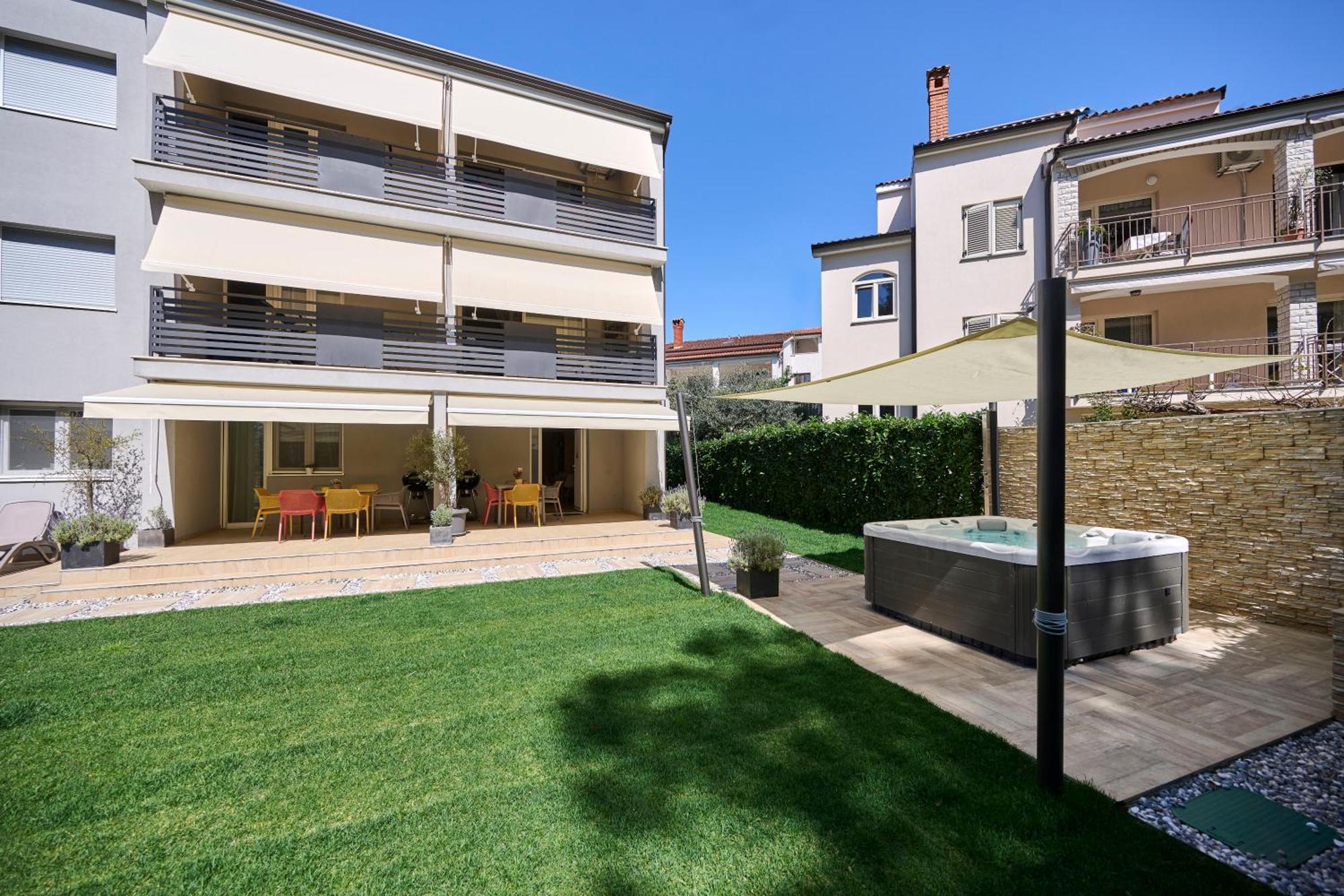 Apartments Martello Garden Porec Exterior photo